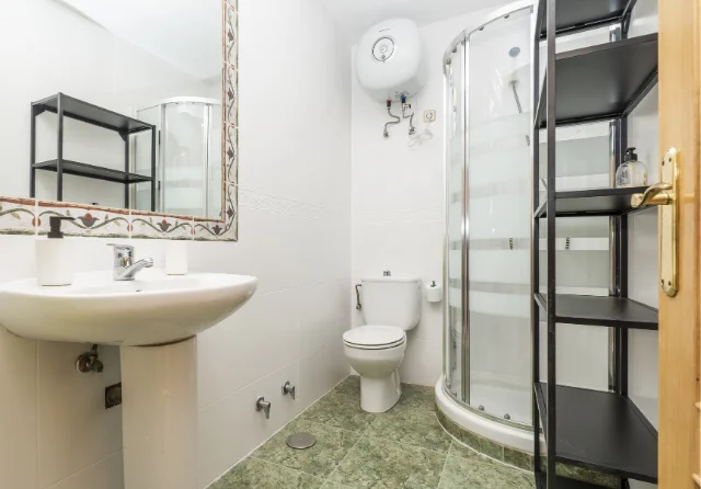 Colores para baños pequeños 2 pintar un baño pequeño